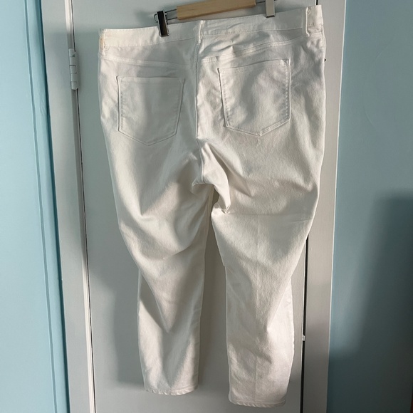 Old Navy Ladies White Super Skinny Mid-Rise Ankle Jeans, size 20 - Picture 5 of 10